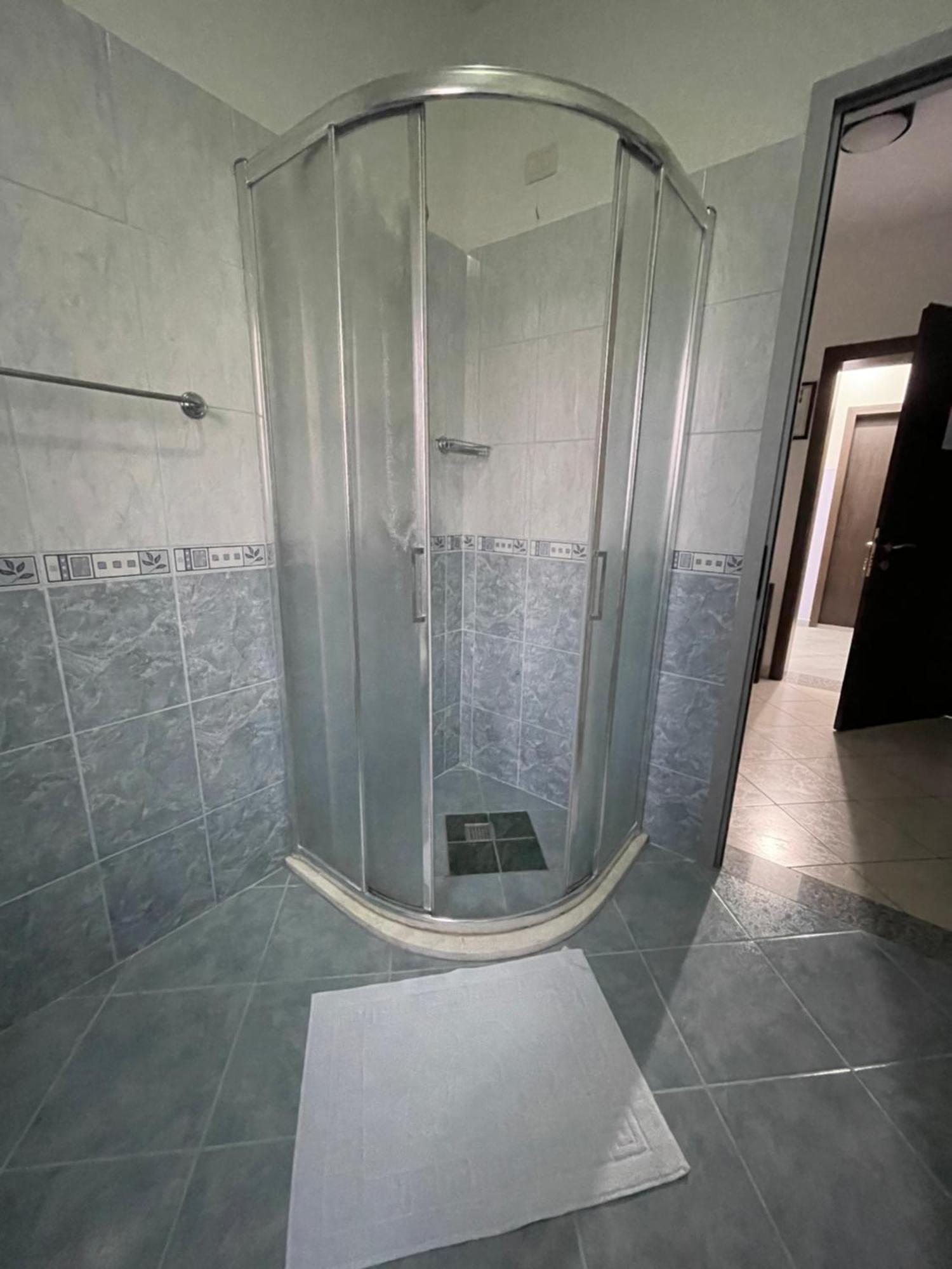 Hotel Restaurant Globi Velipojë المظهر الخارجي الصورة