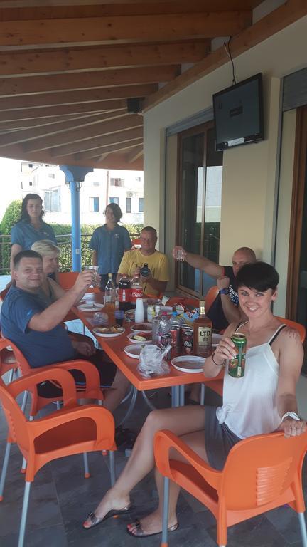 Hotel Restaurant Globi Velipojë المظهر الخارجي الصورة