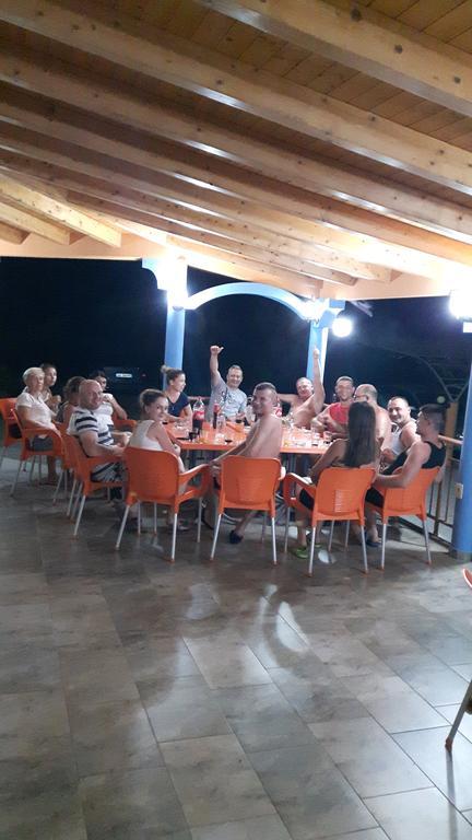 Hotel Restaurant Globi Velipojë المظهر الخارجي الصورة