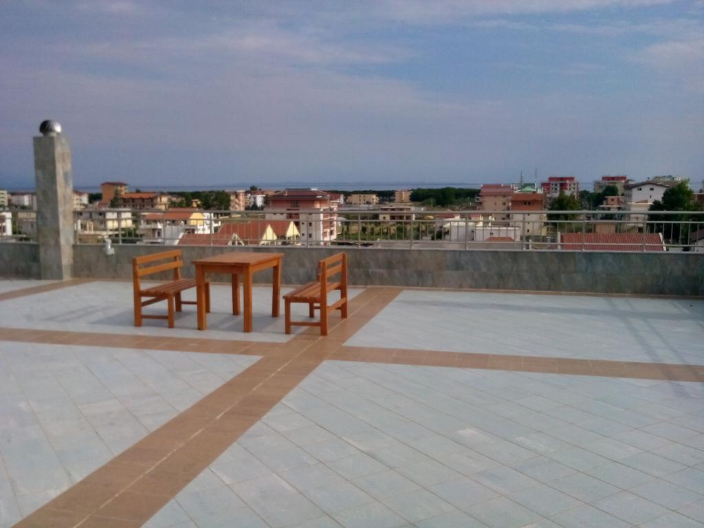 Hotel Restaurant Globi Velipojë المظهر الخارجي الصورة